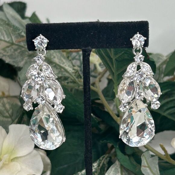 Chandelier Teardrop Crystal Drop Earrings 2.5” Silver-tone Clear Rhinestones - Picture 8 of 10